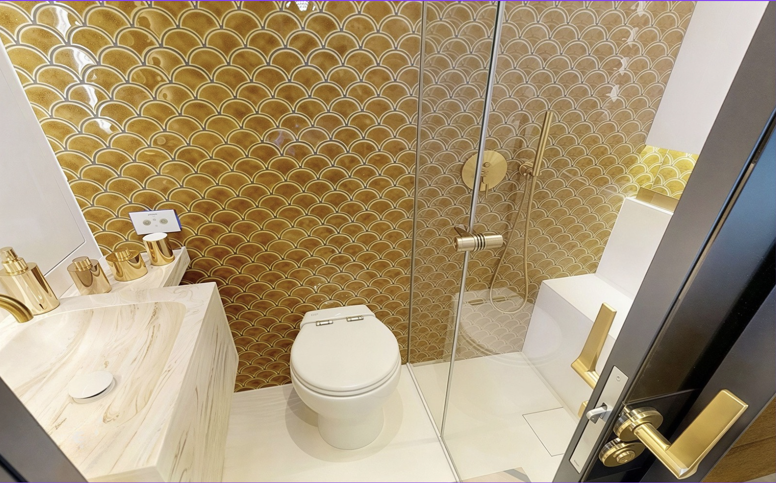 CATALLAXY luxury en suite bathroom