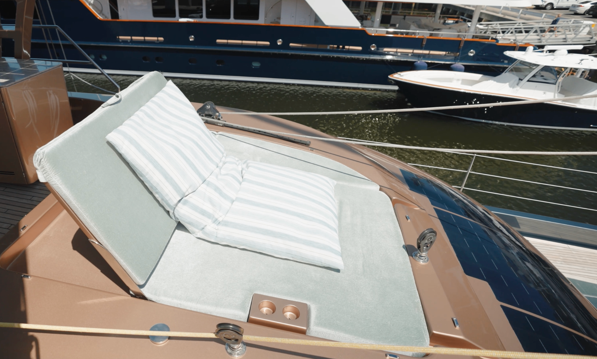 CATALLAXY bow reclining sunpad